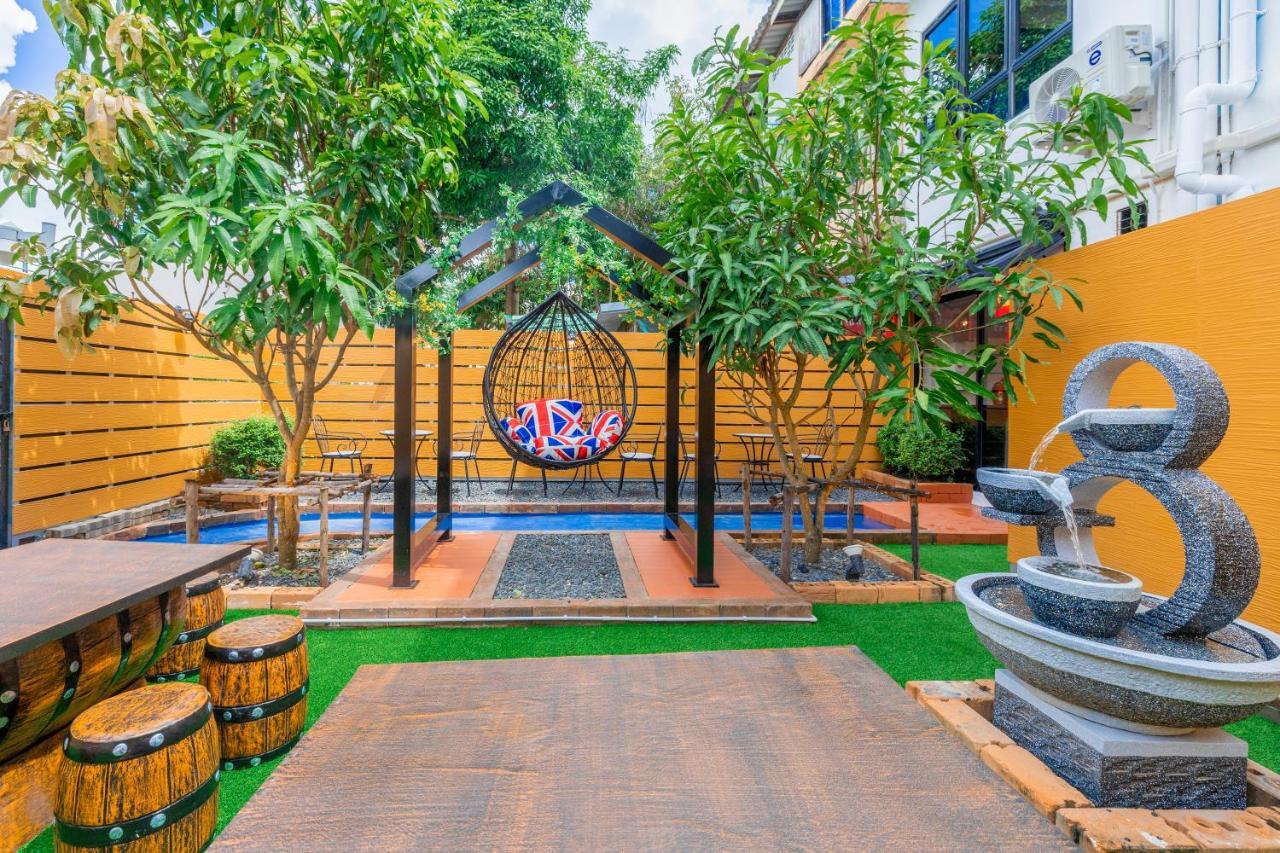 Marco Polo Phuket Poshtel & Bistro Exterior foto